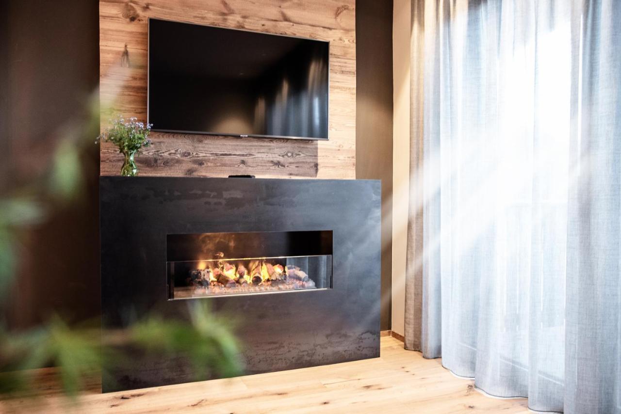 Appartement- Und Wellnesshotel Winkler Falzes Extérieur photo