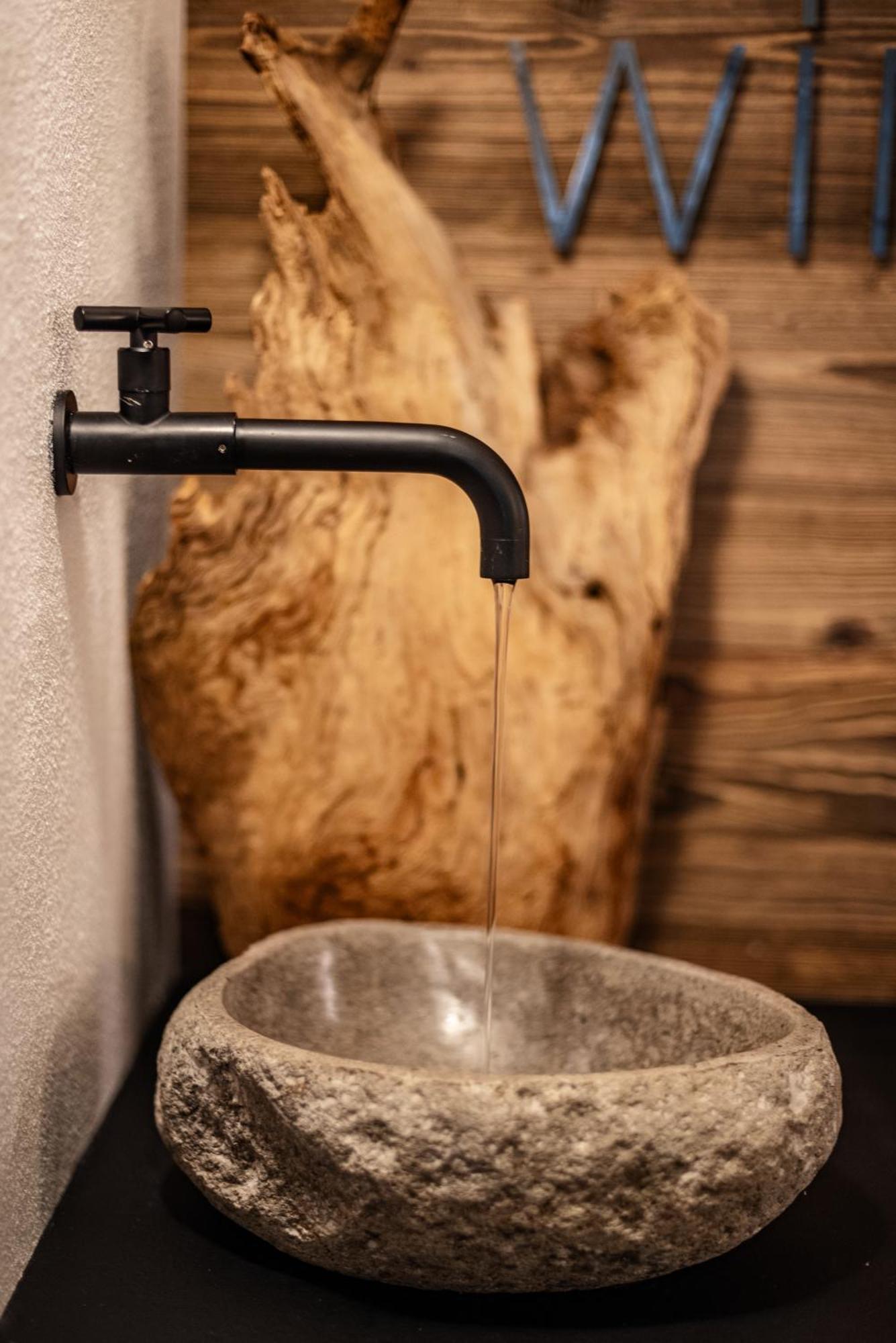 Appartement- Und Wellnesshotel Winkler Falzes Extérieur photo