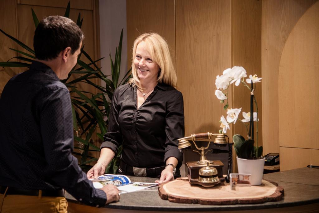 Appartement- Und Wellnesshotel Winkler Falzes Extérieur photo