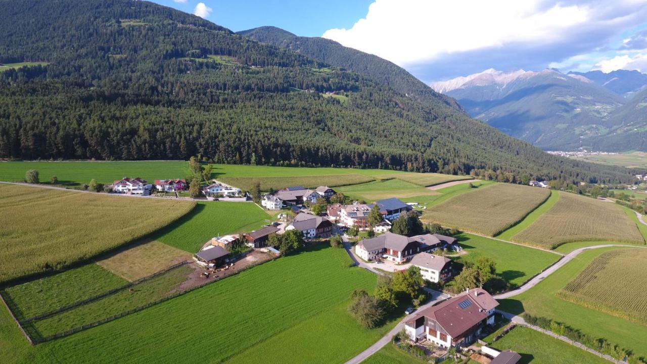 Appartement- Und Wellnesshotel Winkler Falzes Extérieur photo